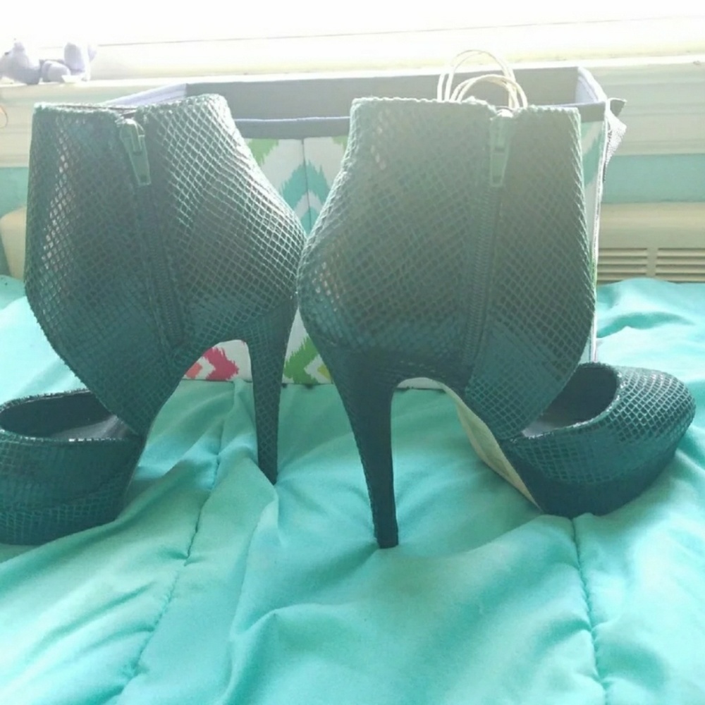 Paper Fox Pumps - Picture 4 of 4